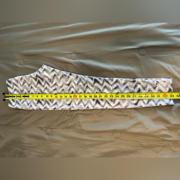 Tuff Athletic geometric leggings size small - Picture 6 of 9